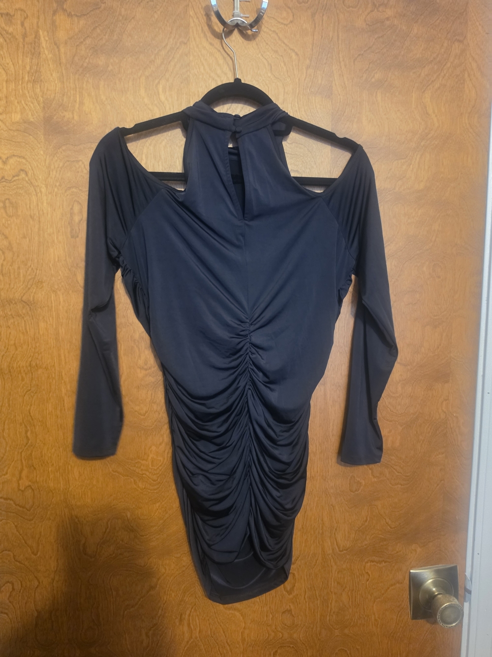 Black Cold-Shoulder Ruched Bodycon Top - Picture 3 of 3
